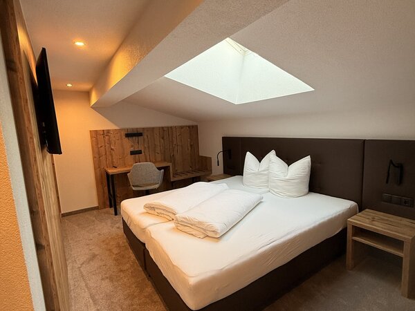 Apartment 6   